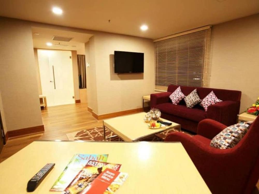 raia hotel kota kinabalu