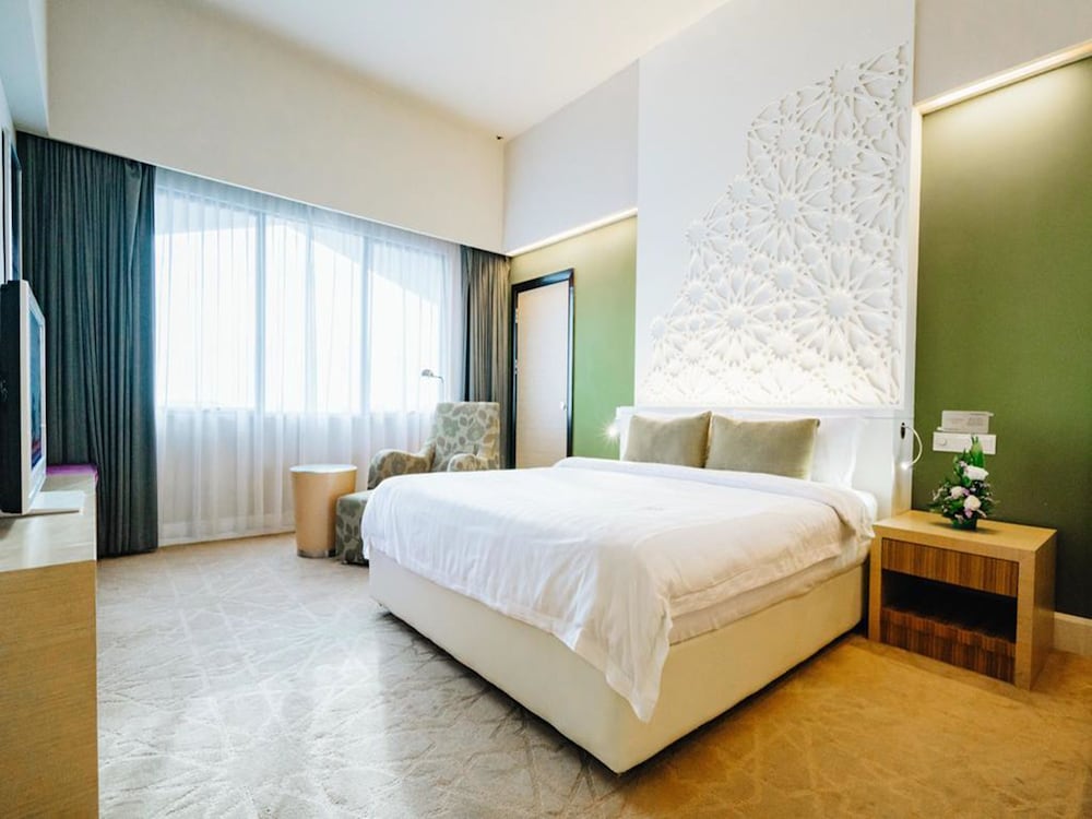 raia hotel kota kinabalu