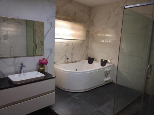 global premium apartment