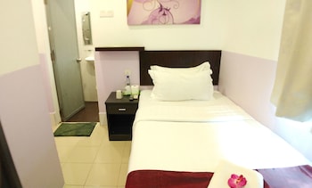 apple 1 hotel queensbay