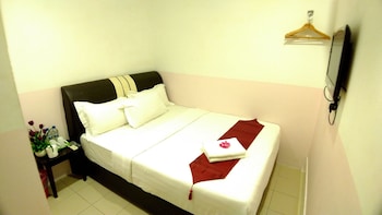 apple 1 hotel queensbay