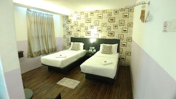 apple 1 hotel queensbay