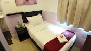 apple 1 hotel queensbay