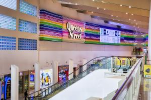 apple 1 hotel queensbay