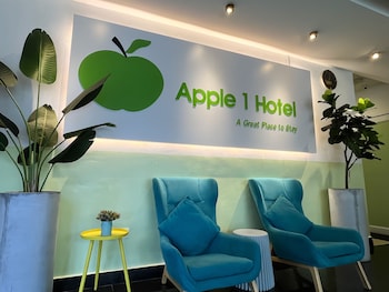 apple 1 hotel queensbay