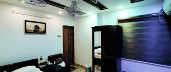 hotel shomrat int brahmanbaria