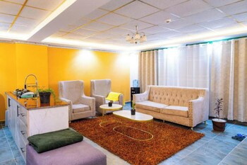 villaroma furnished penthouse suites