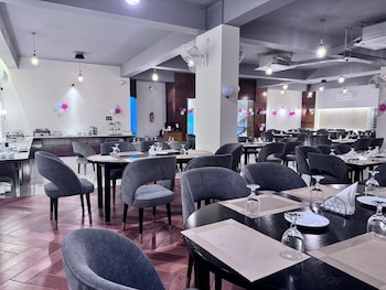 grand khalifa hotel hamama