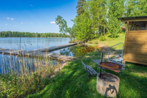charming 2 bedroom apartment in rejmyre with garden view