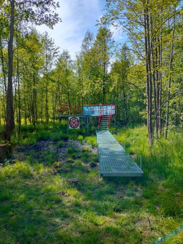 charming 2 bedroom apartment in rejmyre with garden view