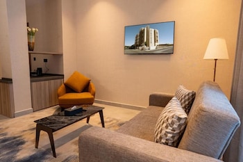 golden suites hotel