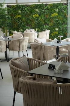 golden suites hotel