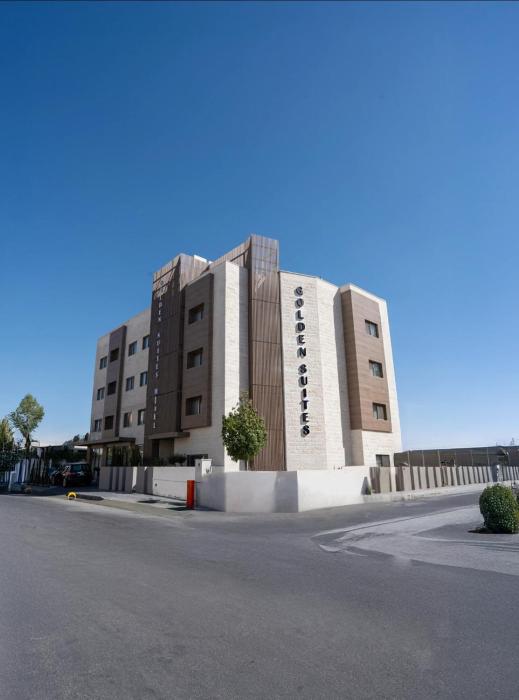 golden suites hotel