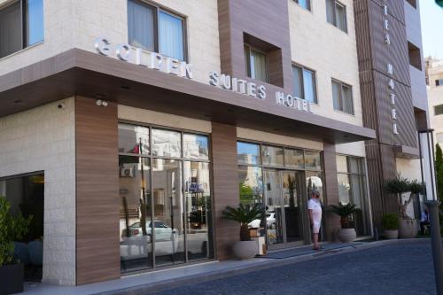 golden suites hotel