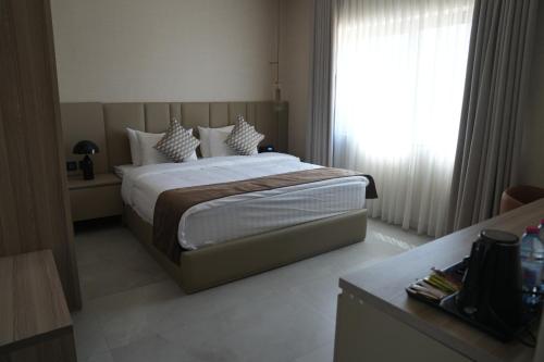 golden suites hotel