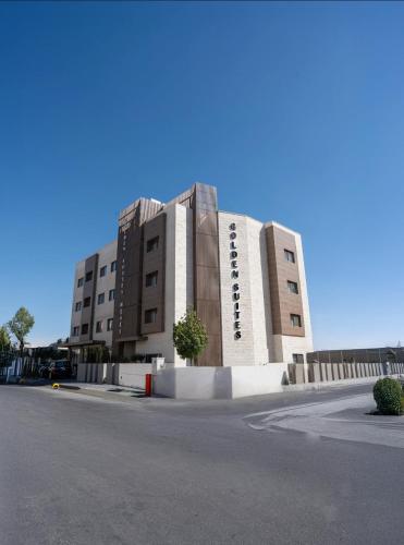 golden suites hotel