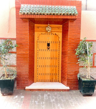 riad la joie