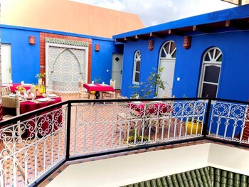 riad la joie