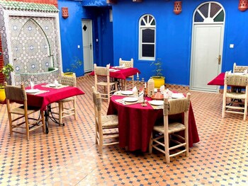 riad la joie