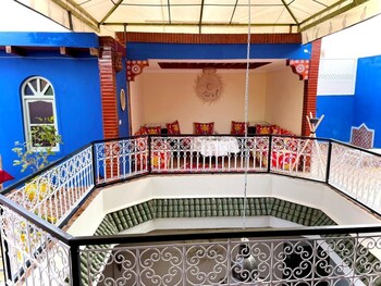 riad la joie