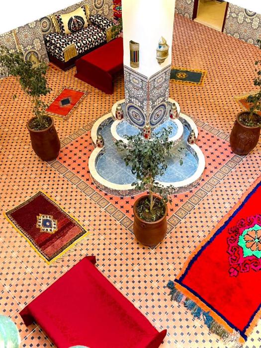 riad la joie