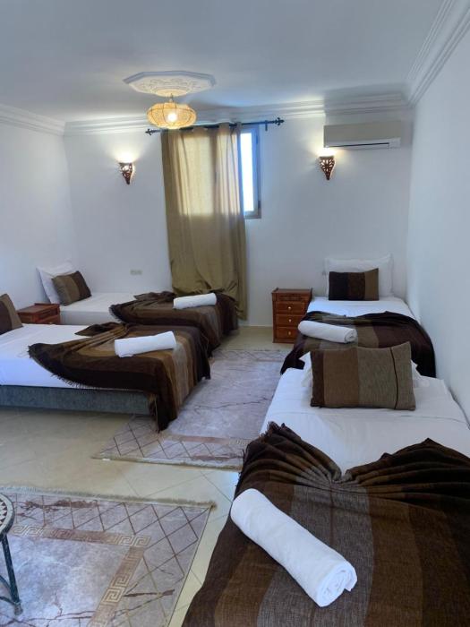 riad la joie