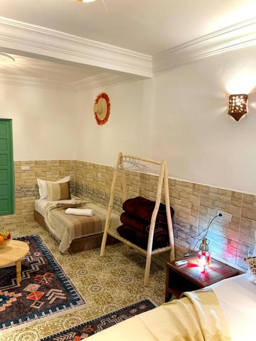 riad la joie