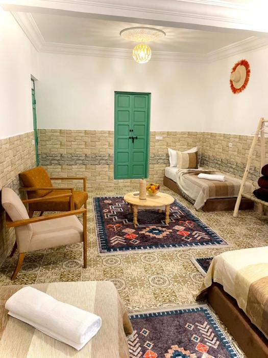 riad la joie