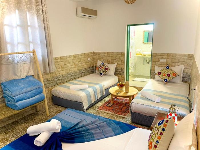 riad la joie