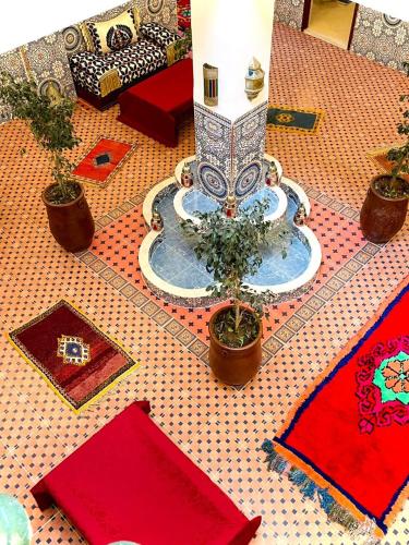 riad la joie