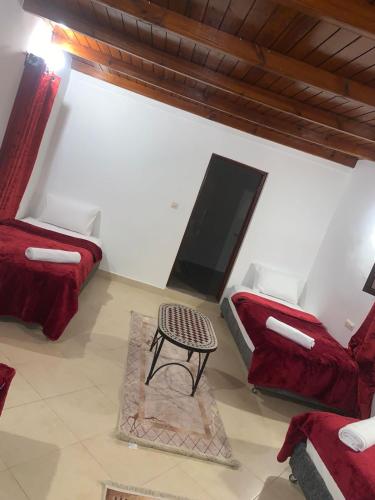 riad la joie