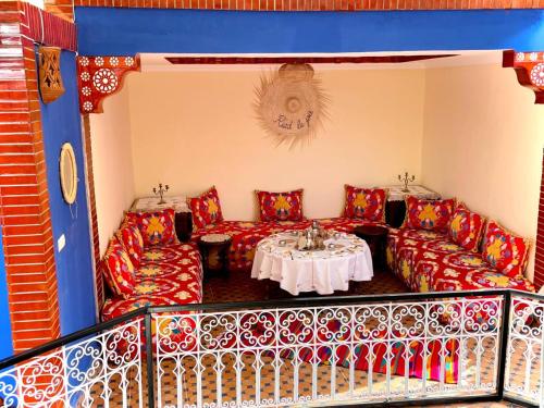 riad la joie