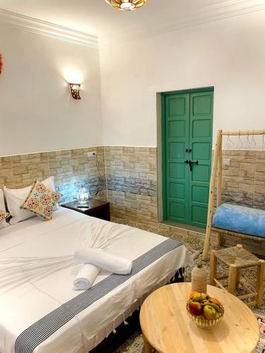 riad la joie