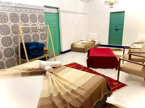 riad la joie