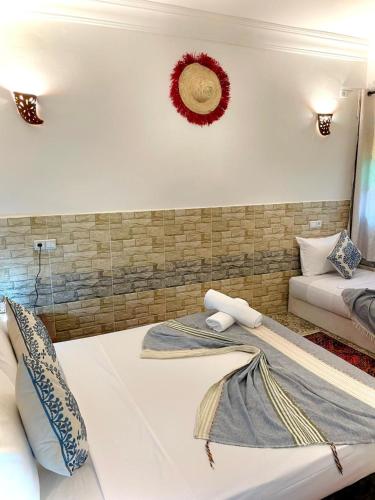 riad la joie