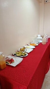 Becca Hotel Meru,,3 star