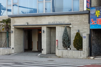 h avenue hotel