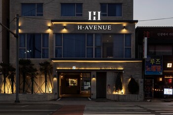 h avenue hotel
