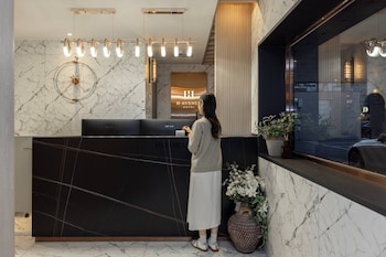h avenue hotel