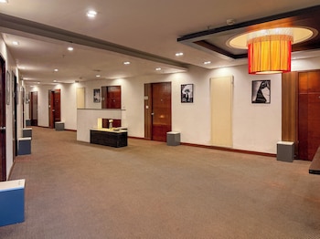 c suites 1216 vj grand central