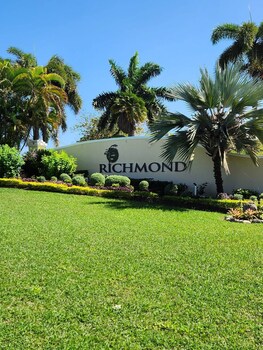 villa at richmond estate