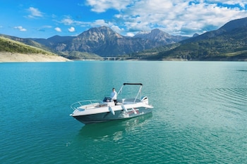 lake kremasta hotel