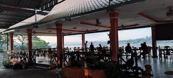 phonevichith riverside hotel houayxai