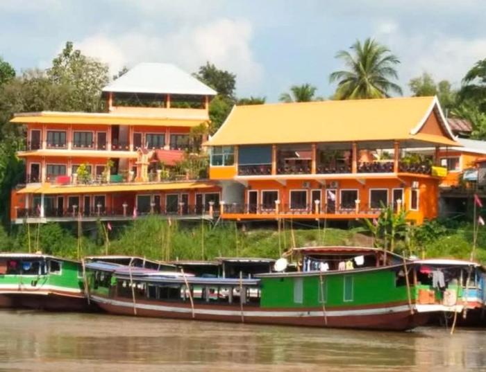 phonevichith riverside hotel houayxai