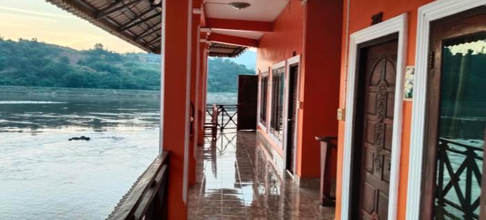 phonevichith riverside hotel houayxai