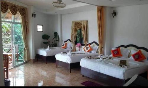 phonevichith riverside hotel houayxai