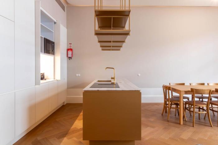 entreparedes house