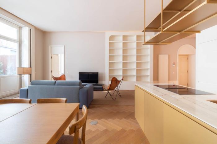 entreparedes house