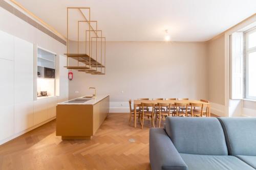 entreparedes house