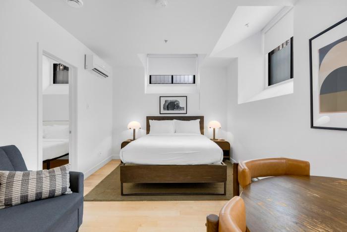 the alexander hotel old montreal